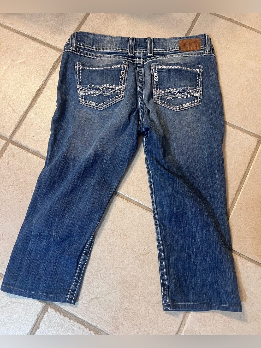 Women’s Dark Blue capris with Decorative Back Pockets